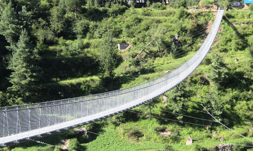 खलाचौरको भाइरल पुल : स्थानीयवासीलाई राहत, जिल्लावासीलाई मनोरञ्जनको माध्यम