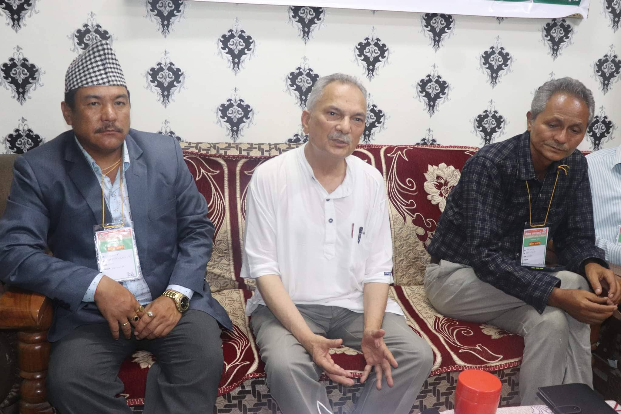 सुर्खेत पुगेर बाबुराम भट्टराईले भने – माओवादीसँग पार्टी एकता हुन सक्छ