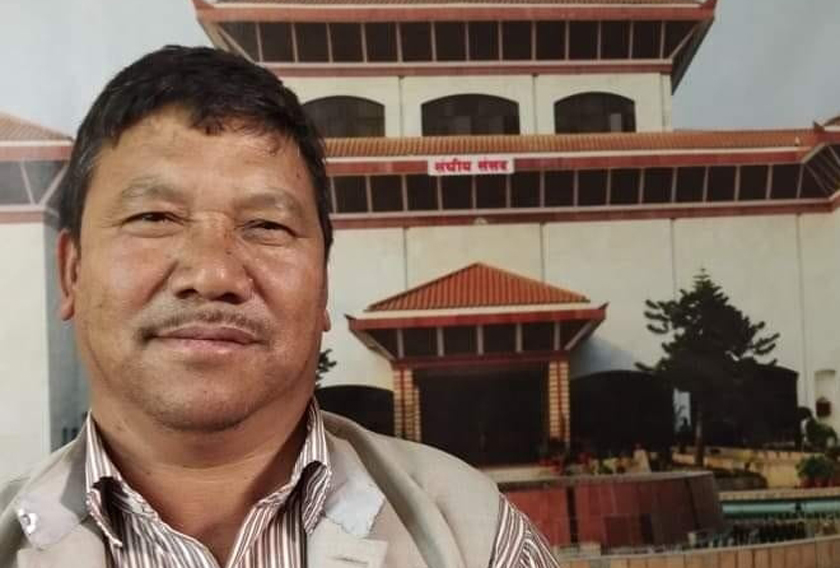 चुनावमा नउठ्ने कसम खाएर जुम्ला फर्कदै गजेन्द्र महत