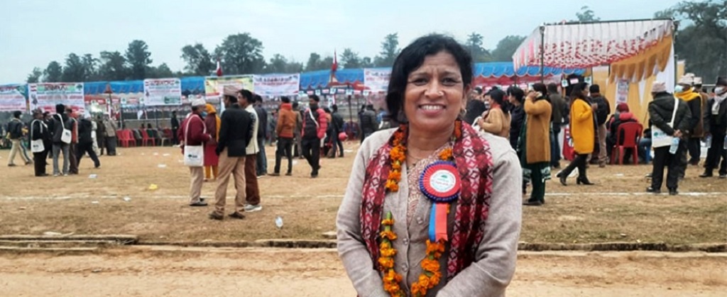 खस भाषामा शपथ लिँदै छिन् जुम्लाकी सांसद कान्तिका